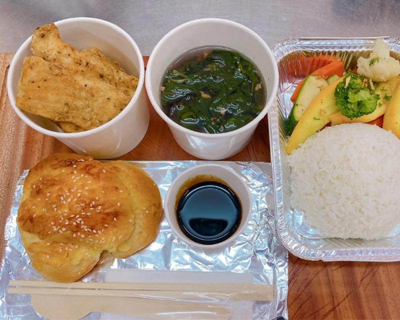 Canh sườn bí đỏ rong biển